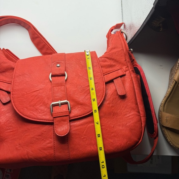 Kelly Moore Camera Hobo Bag Salmon Color Leather Purse Shoulder Strap Y2K - Picture 5 of 6